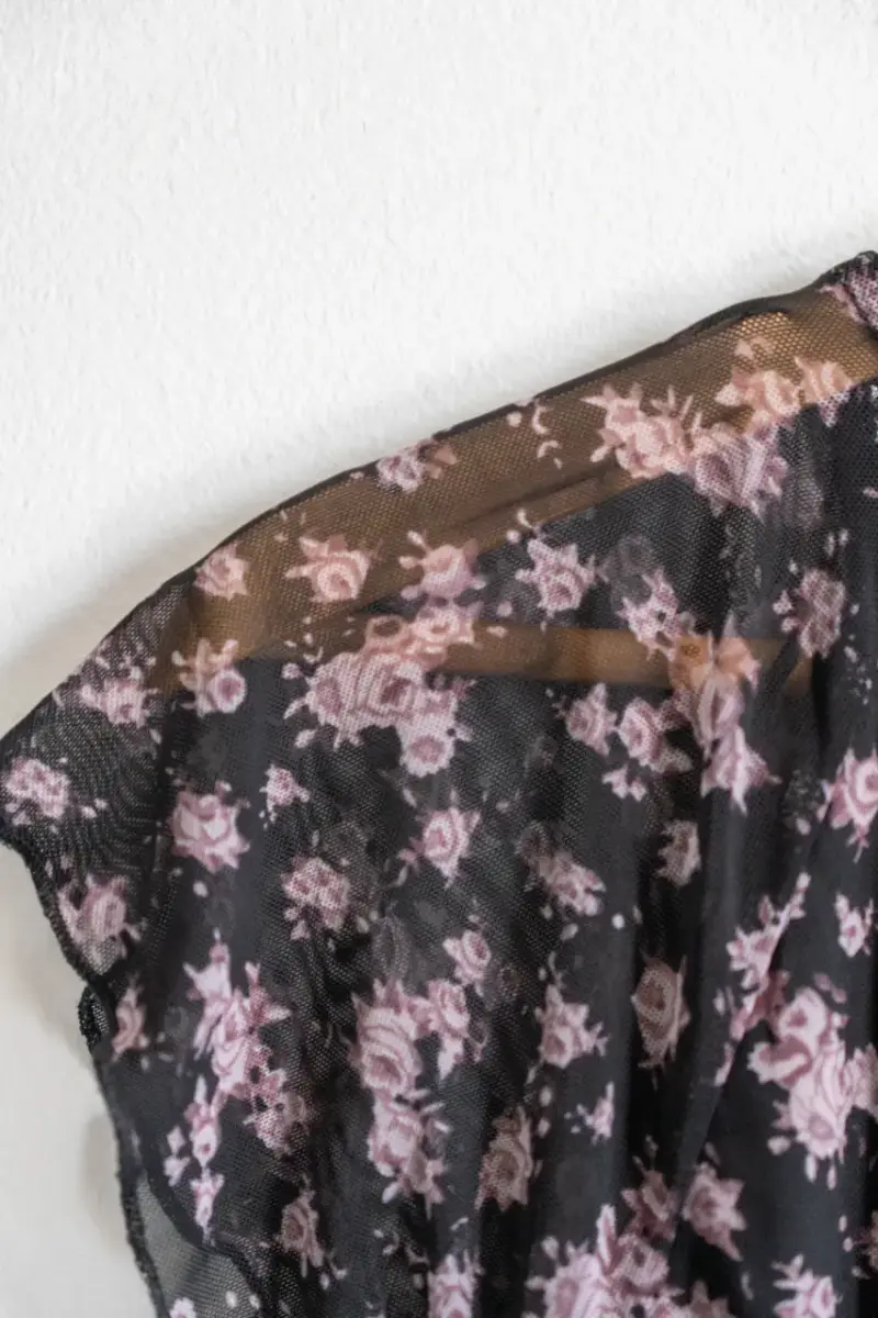 Vestido floral negro con encaje - 6