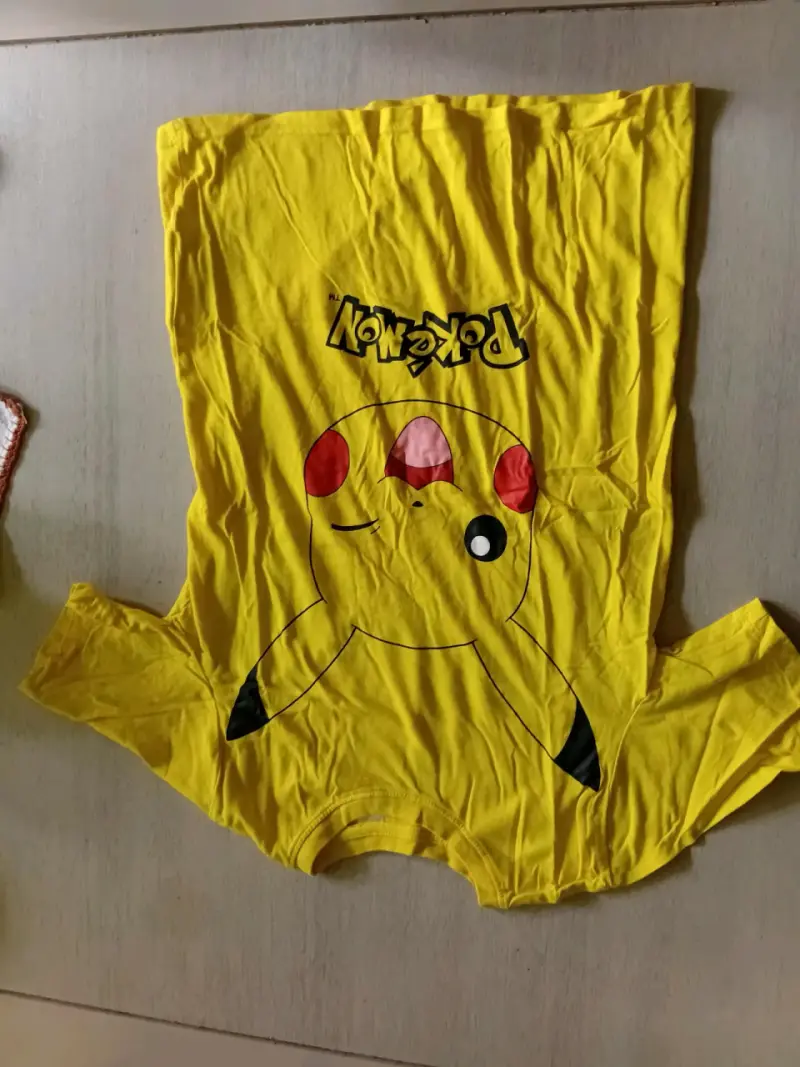 Polera amarilla de Pikachu Pokémon