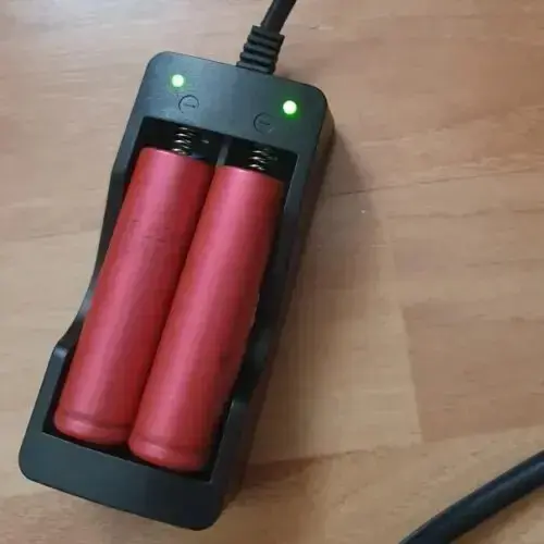 Cargador de Pilas Recargables Doble - 3