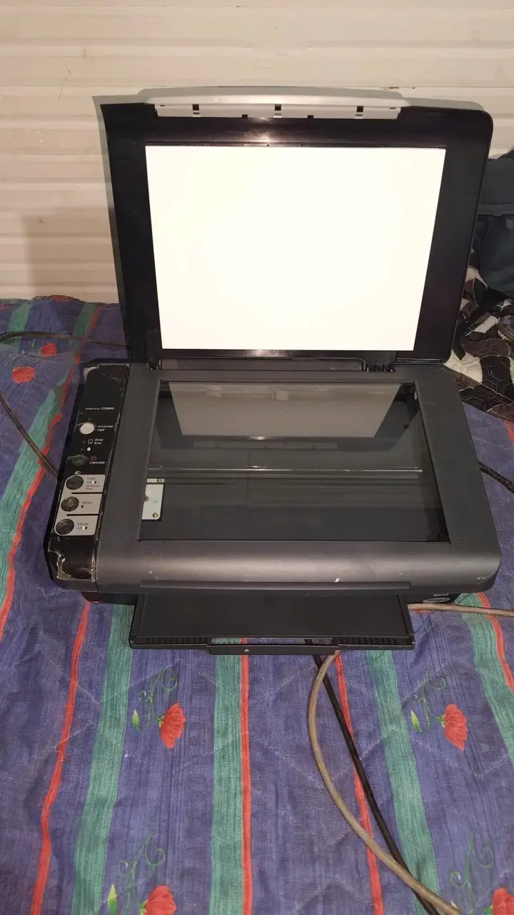 Impresora multifuncional Epson CX5600 usada - 2