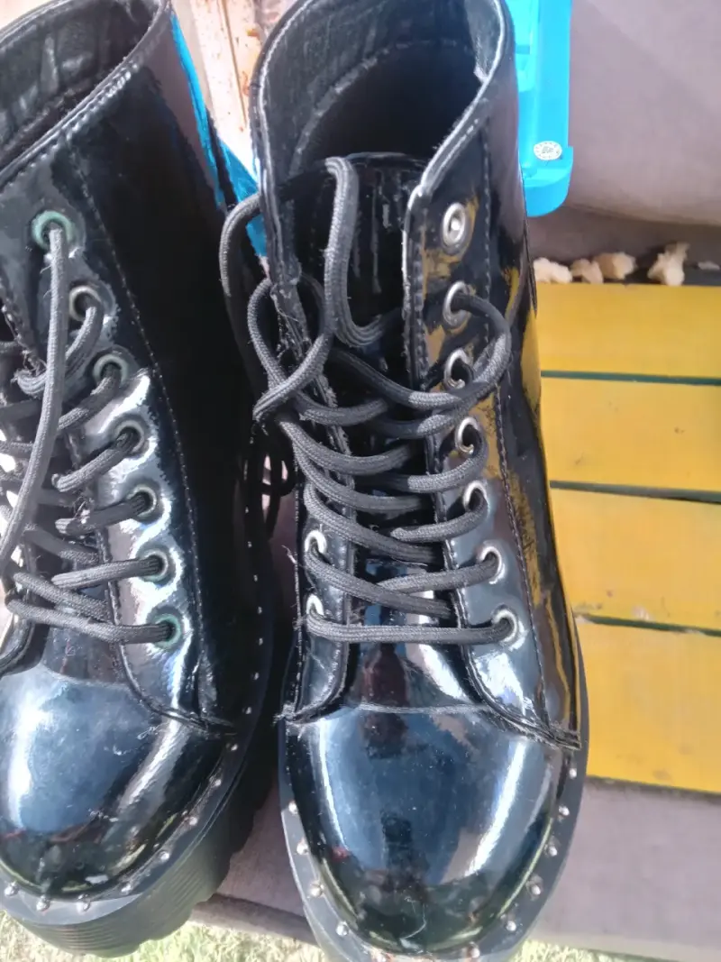 Botines de charol negro con plataforma alta - 2