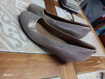 Zapatos planos Clarks Artisan color beige - miniatura 1
