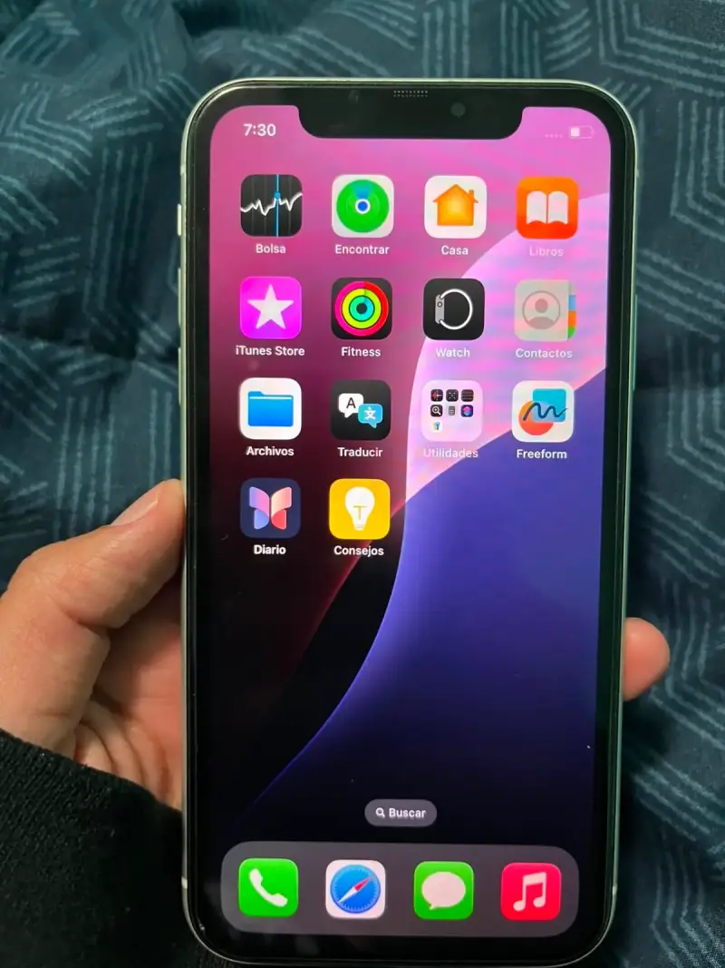 iPhone XR blanco en buen estado - 2