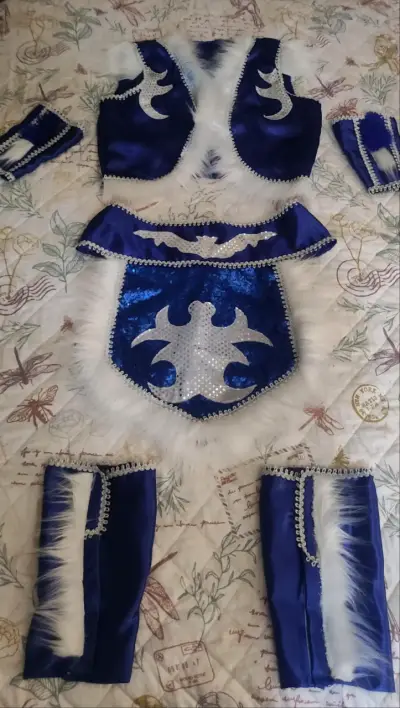 traje de baile tobas con detalles brillantes - miniatura 3