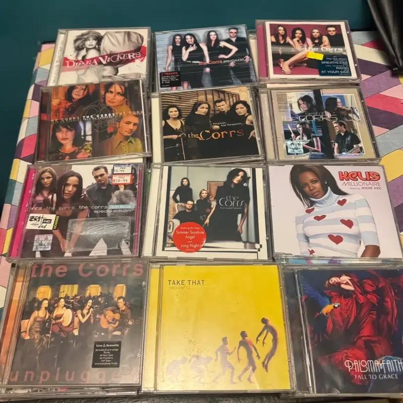 CDs de música pop y R&B - 2