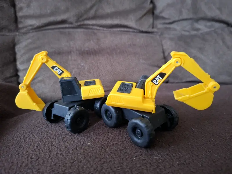 Set de vehículos de construcción CAT miniatura - 4