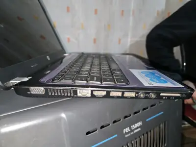 Notebook HP Pavilion g4 con diseño morado - miniatura 5
