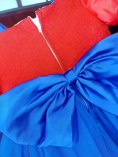 Disfraz de niña estilo Spider-Man azul y rojo - miniatura 5
