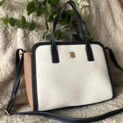 Cartera Tommy Hilfiger Importada de USA - miniatura 2