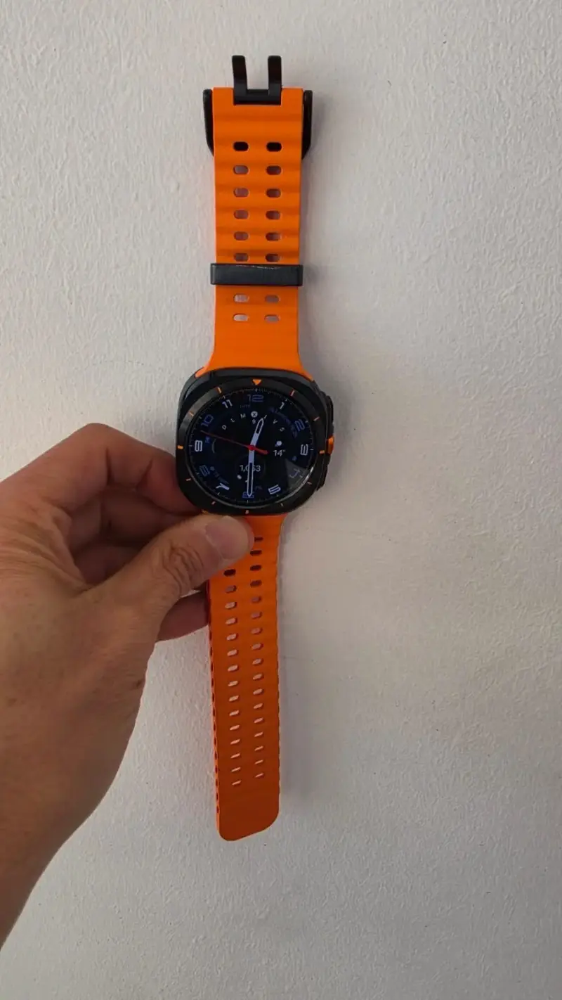 Samsung Galaxy Watch Ultra con correa naranja - 5