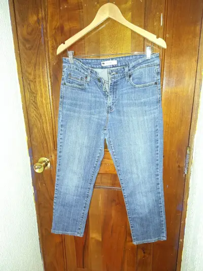Jeans de mezclilla azul para mujer - miniatura 1