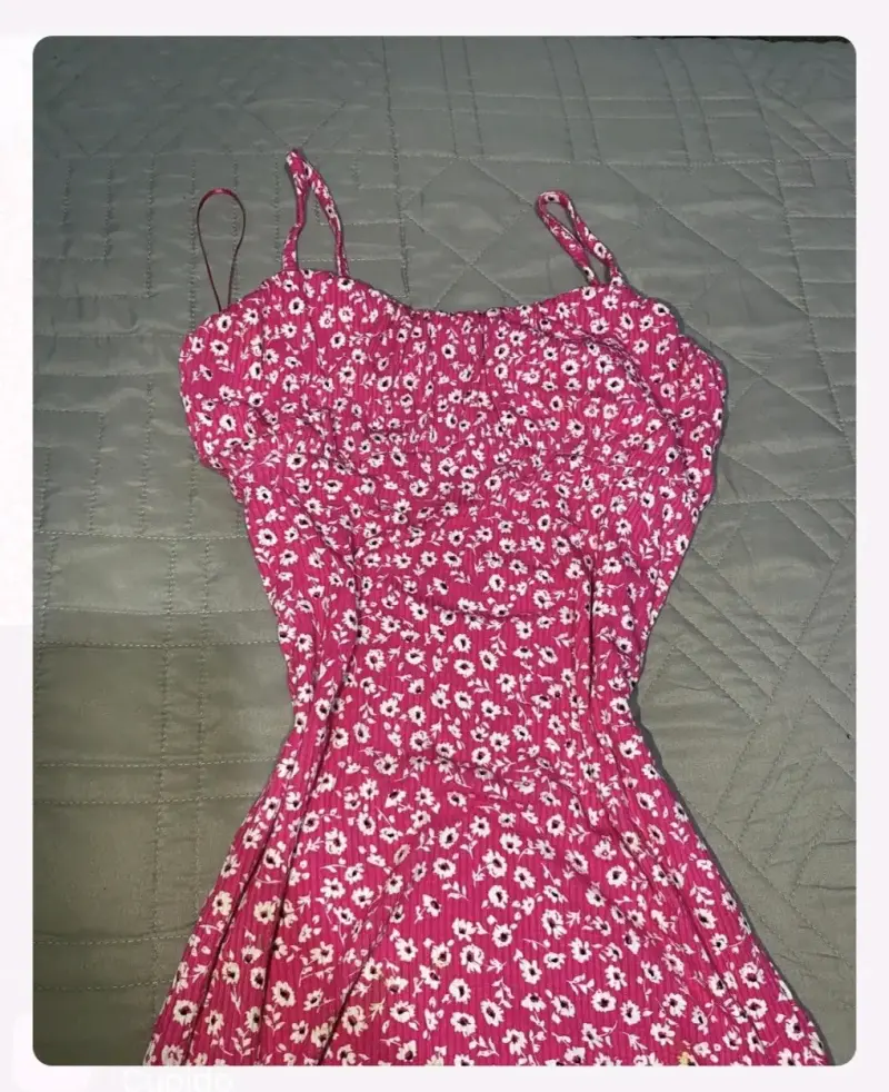 Vestido floreado rosa con tirantes - 2