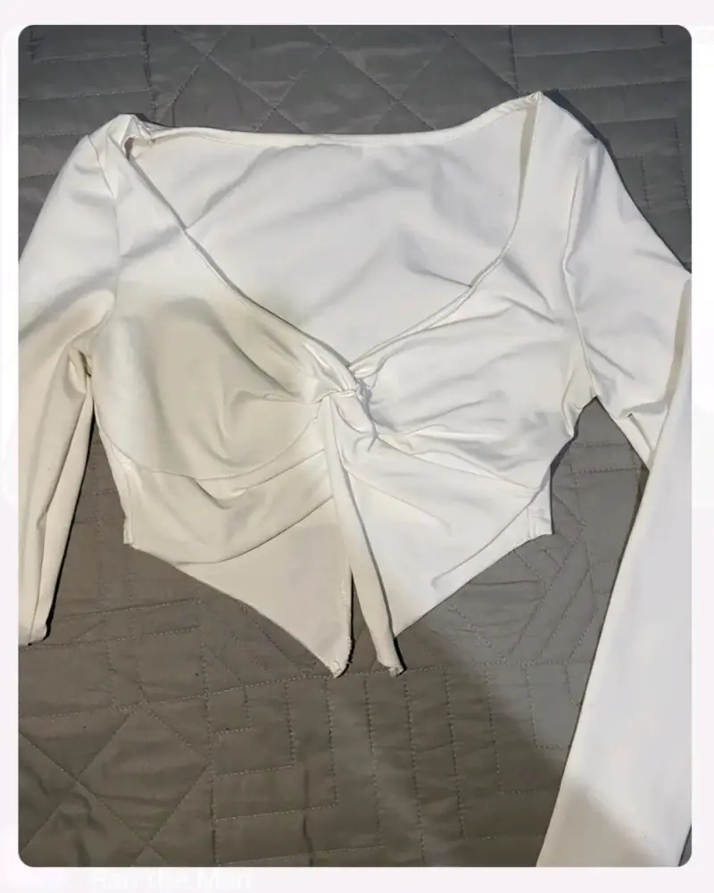 Top blanco con nudo delantero - 2