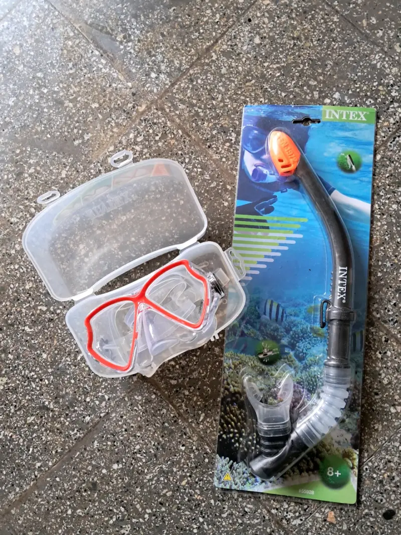 Set de snorkel Intex con máscara y tubo - 2