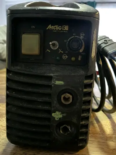 Soldadora Inverter Indura Arctig 130 IGBT Control - miniatura 2
