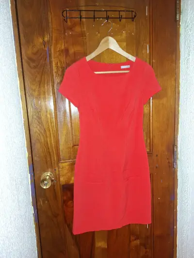 Vestido rojo corto Orsay elegante - miniatura 1