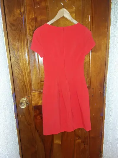 Vestido rojo corto Orsay elegante - miniatura 2