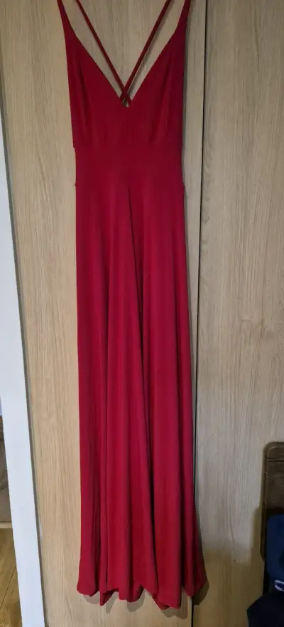 Vestido largo rojo con tirantes cruzados fiesta - miniatura 1