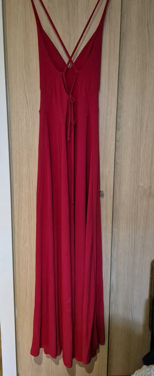 Vestido largo rojo con tirantes cruzados fiesta - 2