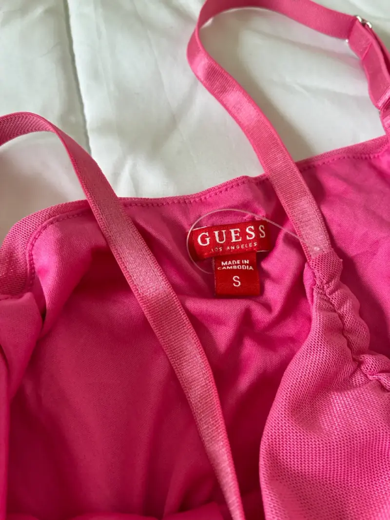 Body rosa Guess con diseño fruncido - 2