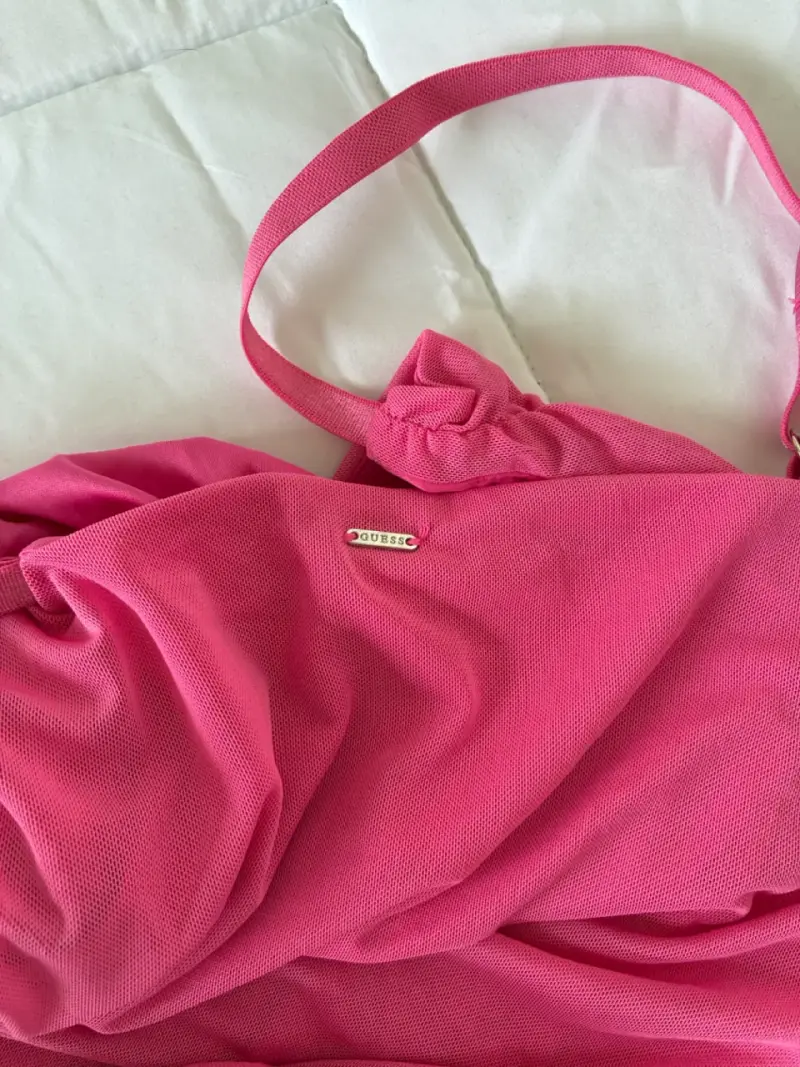 Body rosa Guess con diseño fruncido - 3