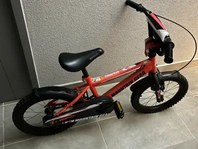Bicicleta infantil Mountain Gear roja para niños - miniatura 2