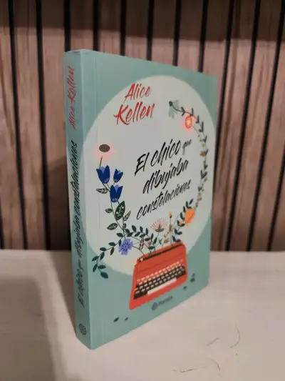 Libro 'El chico que dibujaba constelaciones' - miniatura 1