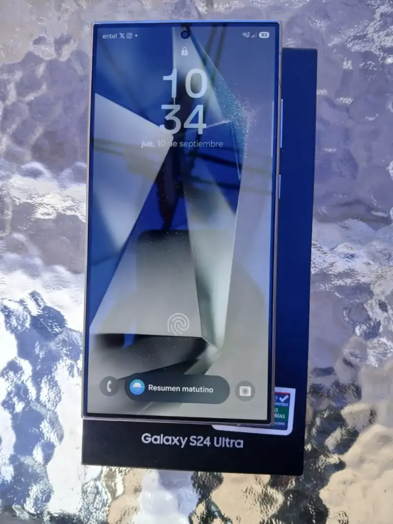 Samsung Galaxy S24 Ultra con Galaxy Buds3 - 4