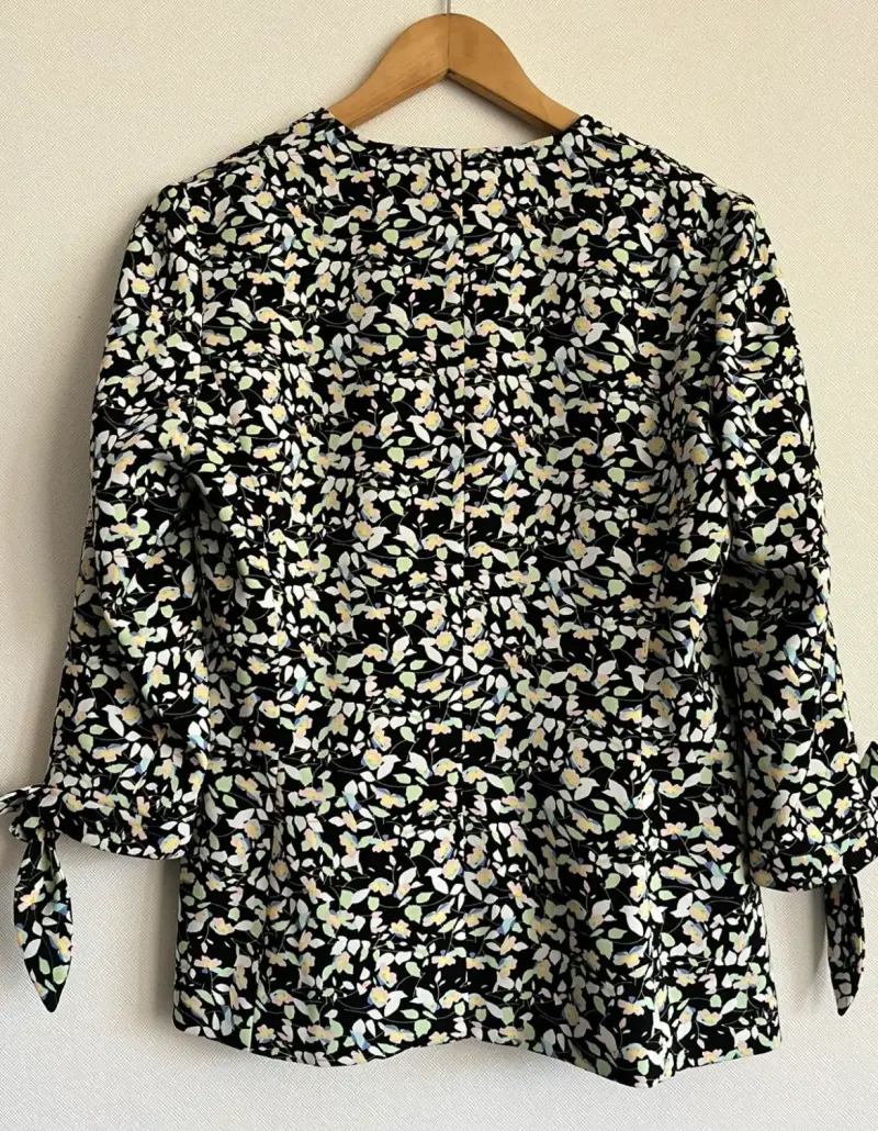 Blazer floral para mujer con mangas 3/4 - 2