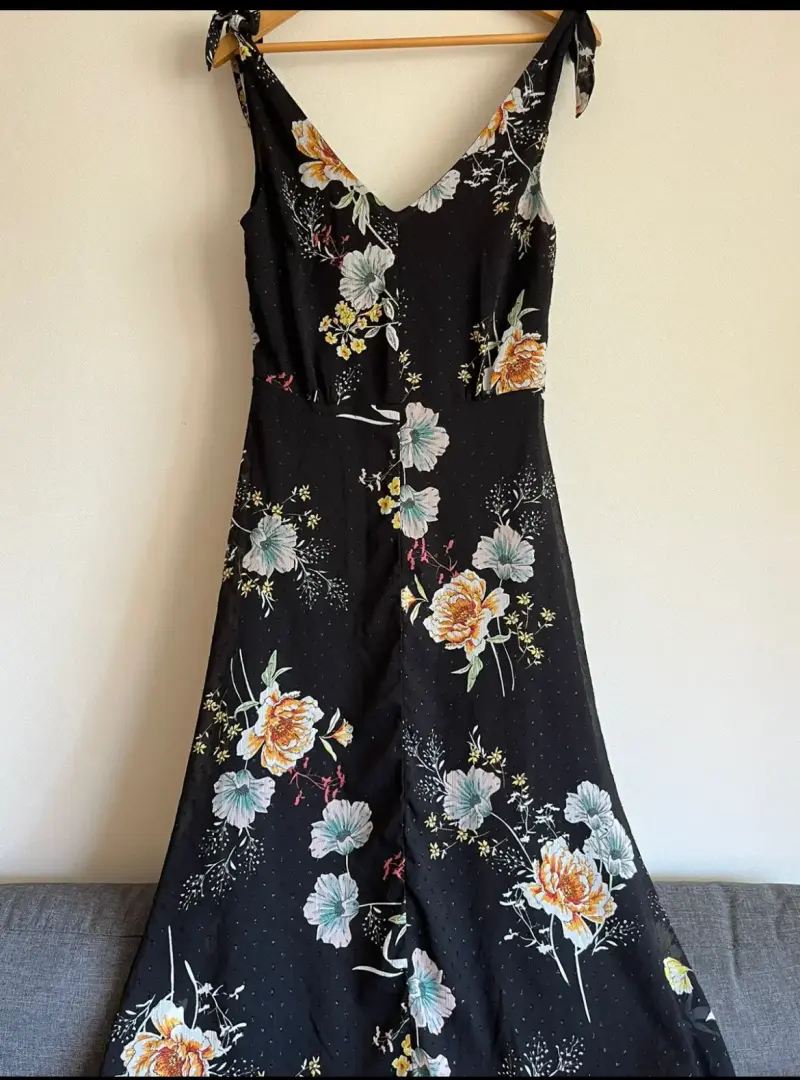 Vestido largo floral negro con tirantes - 2