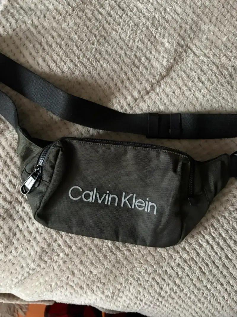 Riñonera Calvin Klein verde oliva unisex