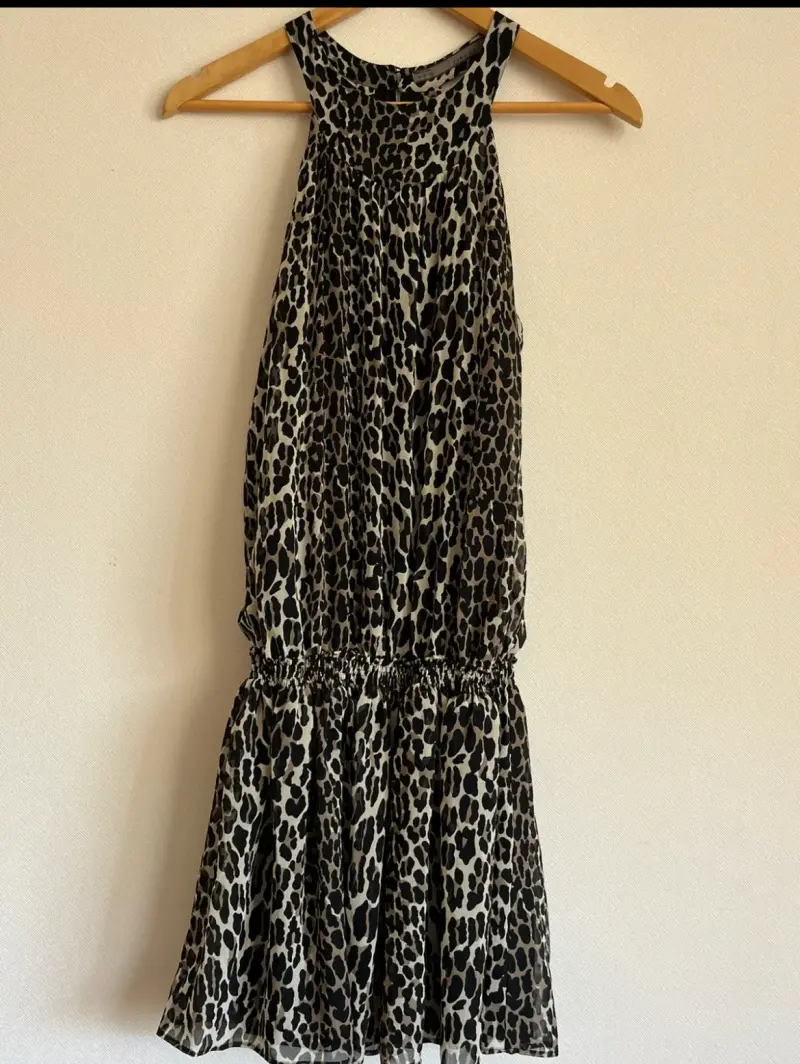 Vestido corto estampado animal print