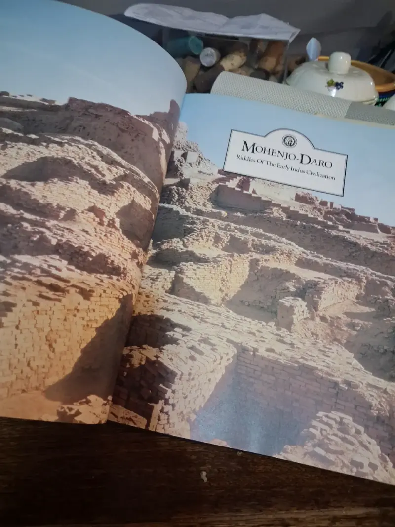 Libro 'Lost Worlds' de Alastair Service - 4