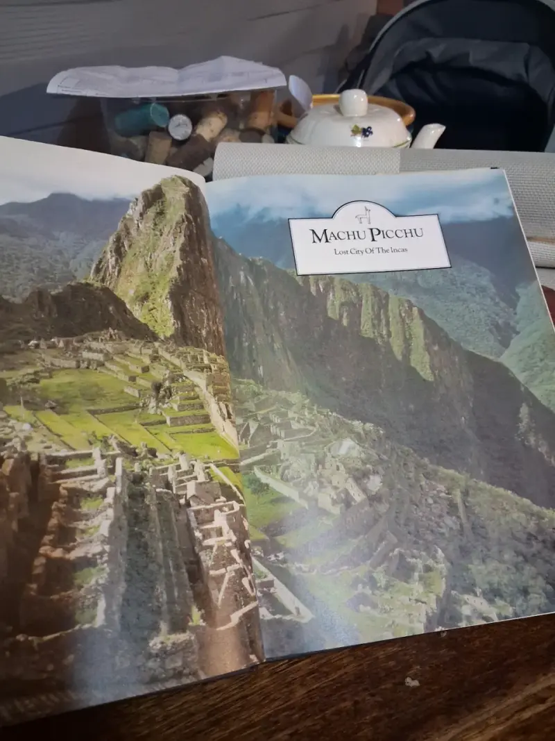 Libro 'Lost Worlds' de Alastair Service - 5