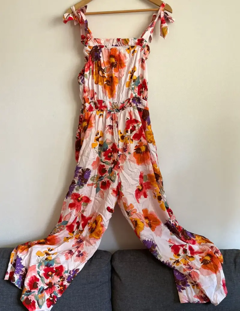 Enterito floral para mujer con tirantes ajustables