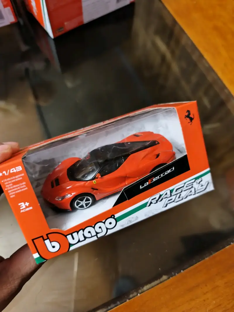 Set de autos a escala Ferrari Bburago 1/43 - 4