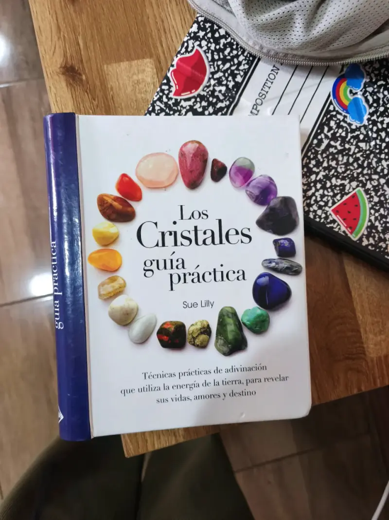 Libro 'Los Cristales: Guía Práctica' de Sue Lilly - 1