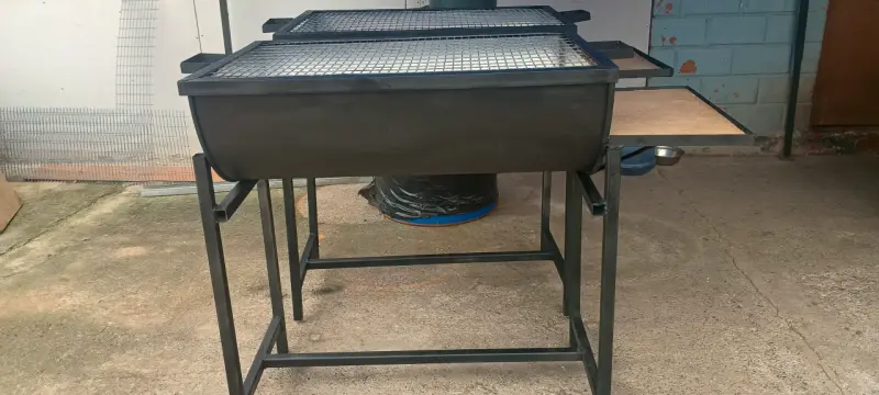 Parrilla de acero con soporte resistente - 5