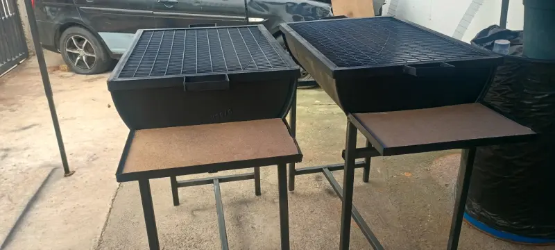 Parrilla de acero con soporte resistente - 6