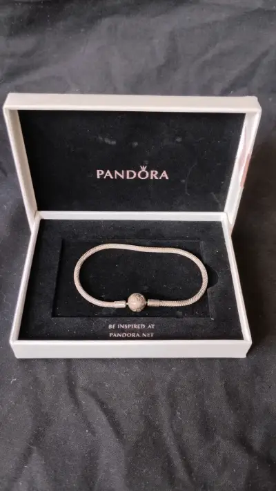 Pulsera Pandora de plata con caja original - miniatura 1