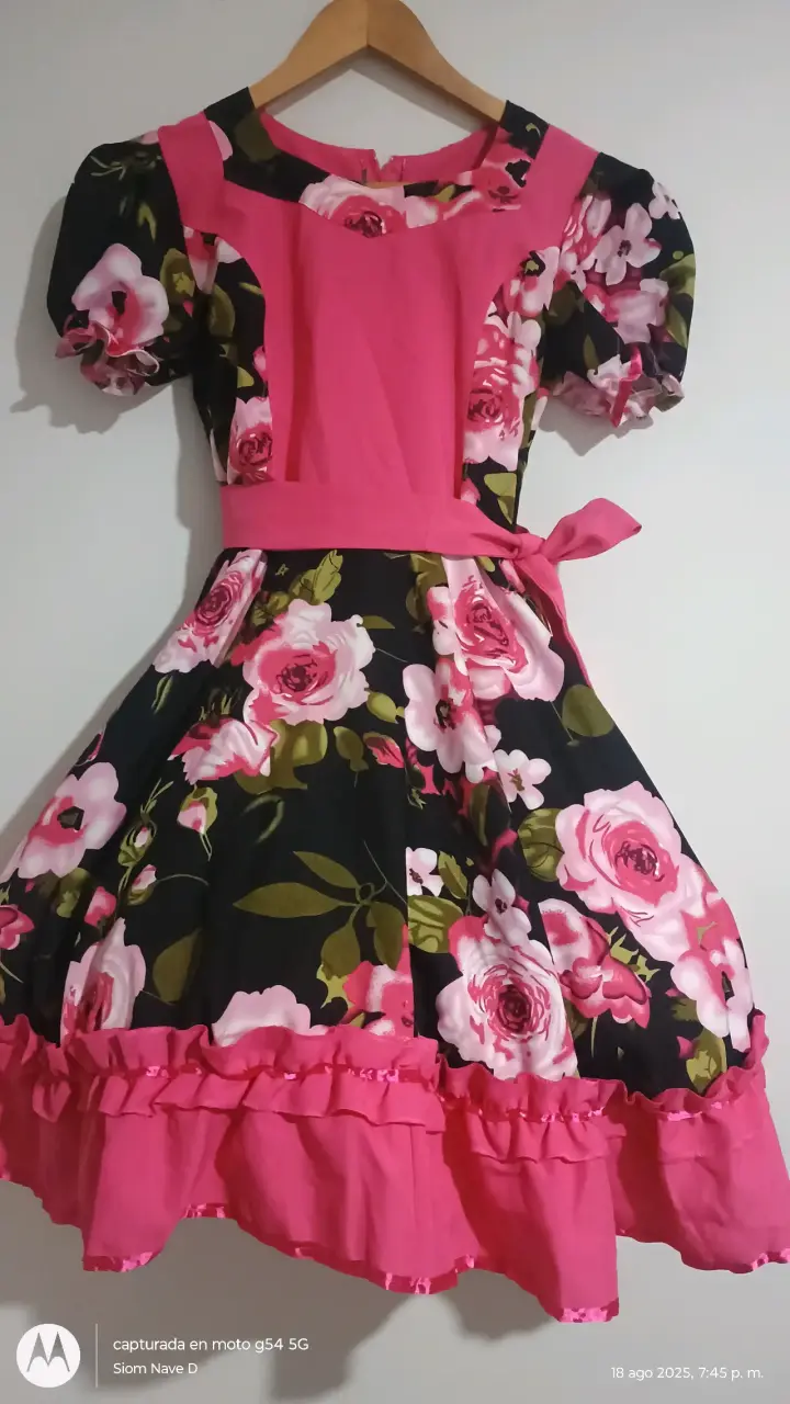 Vestido floral vintage con volantes