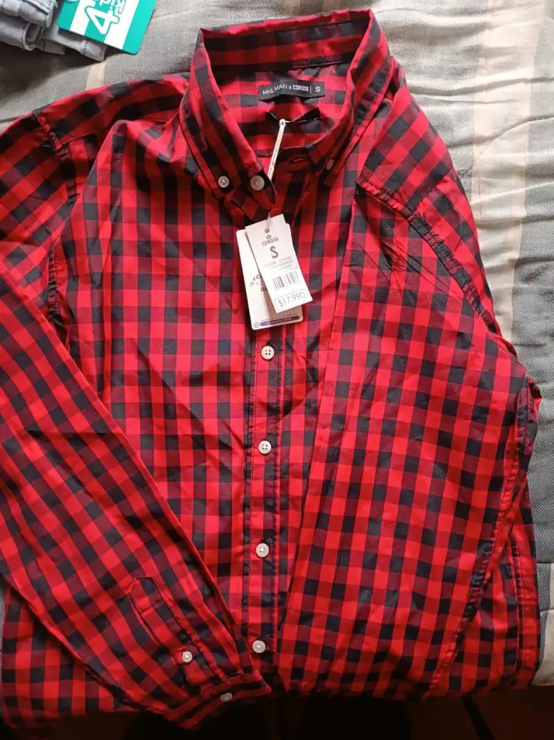 Camisa a cuadros roja y negra marca Corona talla S - 2