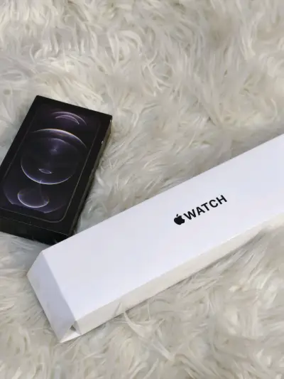 iPhone 12 Pro y Apple Watch en buen estado - miniatura 1