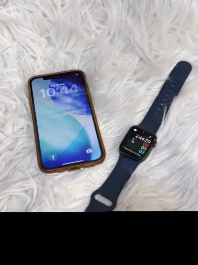 iPhone 12 Pro y Apple Watch en buen estado - miniatura 2