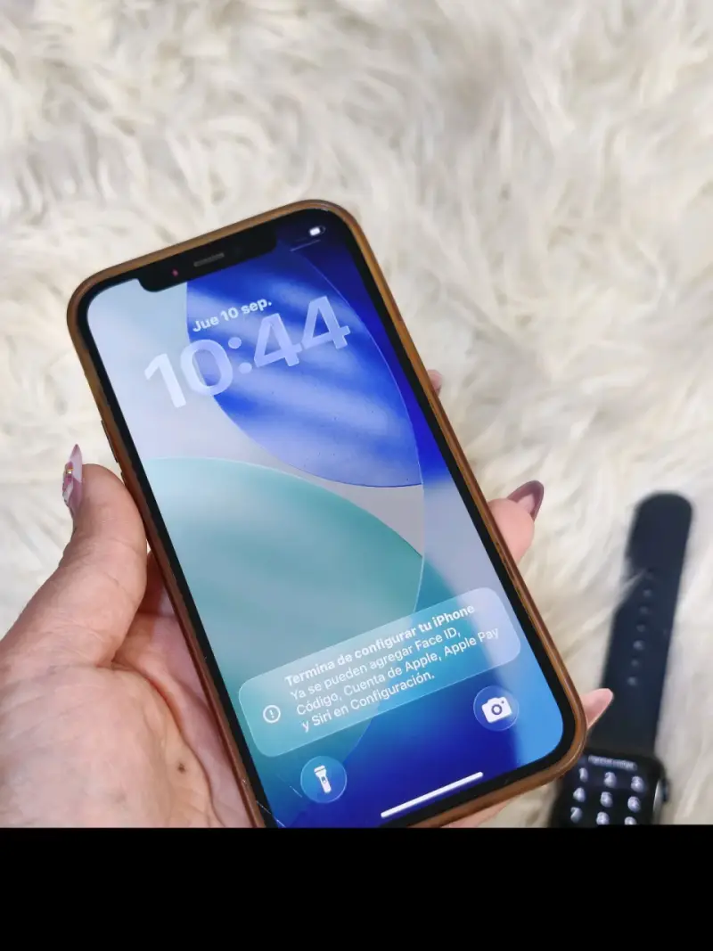 iPhone 12 Pro y Apple Watch en buen estado - 3