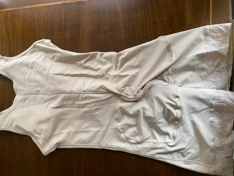 Faja moldeadora beige con encaje - 3