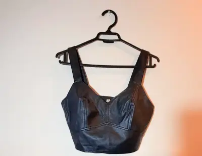 Top de cuero negro estilo corset - miniatura 1