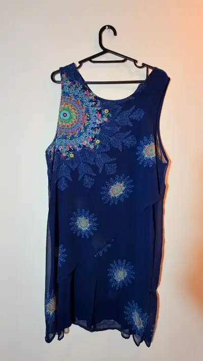 Vestido Desigual azul con diseño floral - miniatura 1