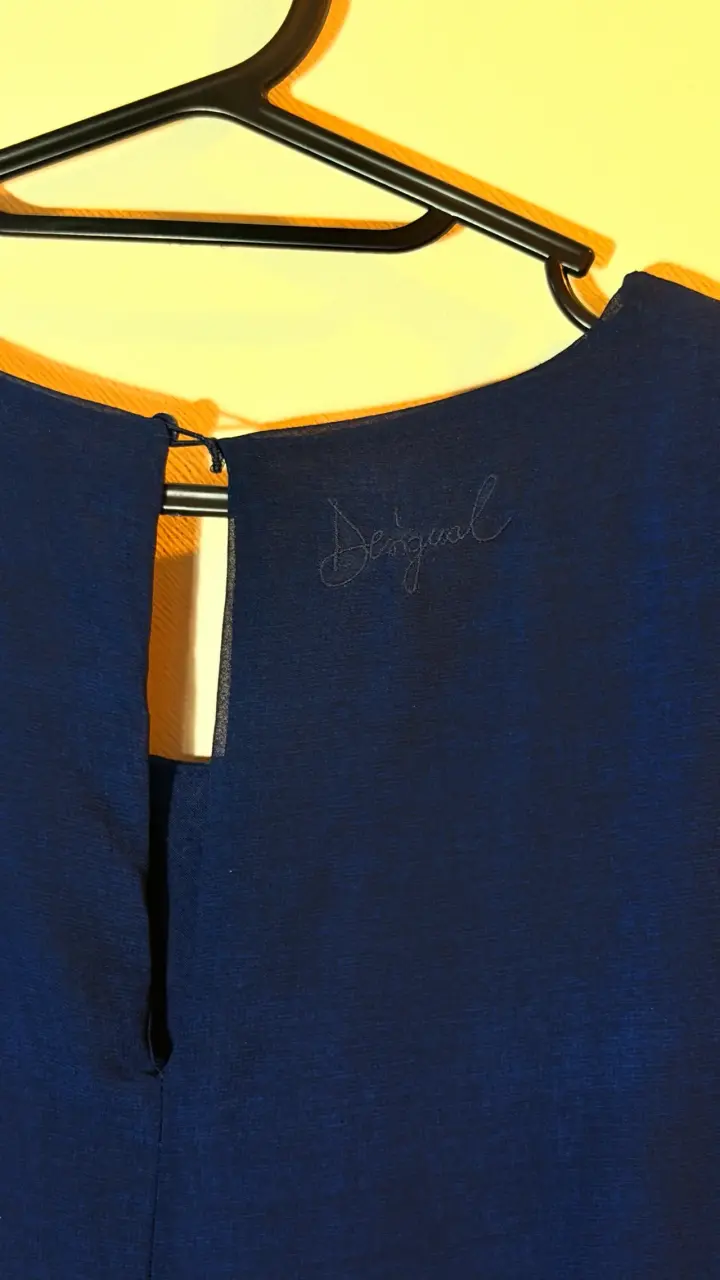 Vestido Desigual azul con diseño floral - 3