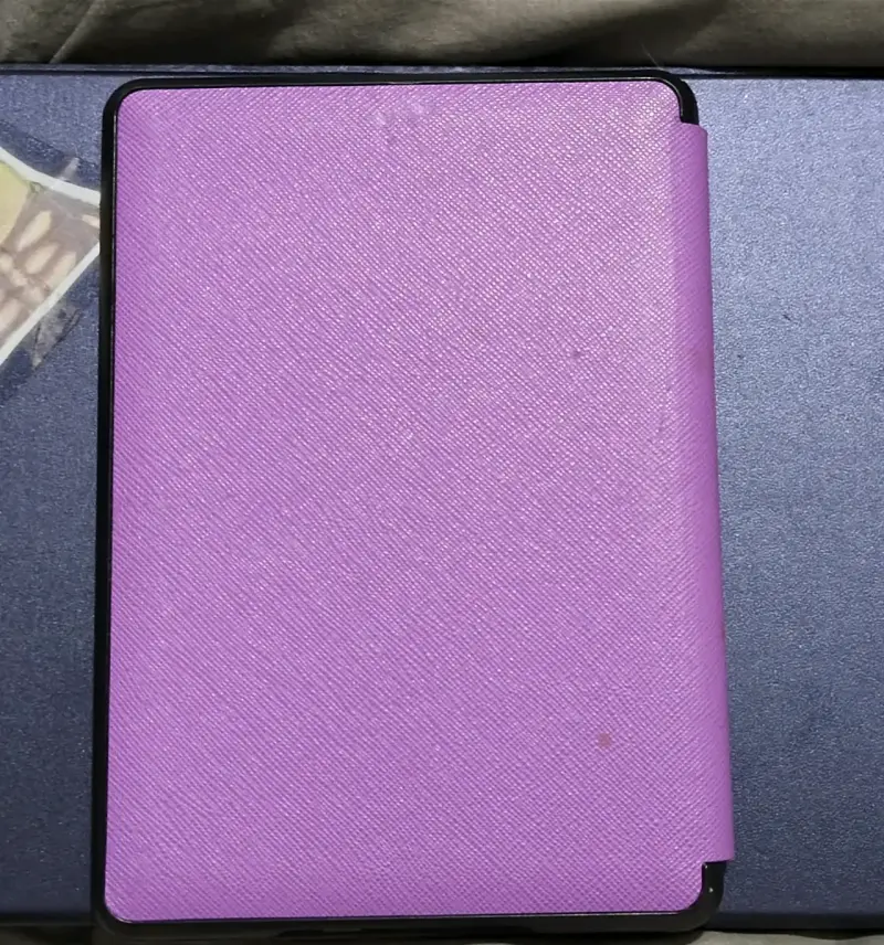 Kindle 10ª generación con funda morada - 4